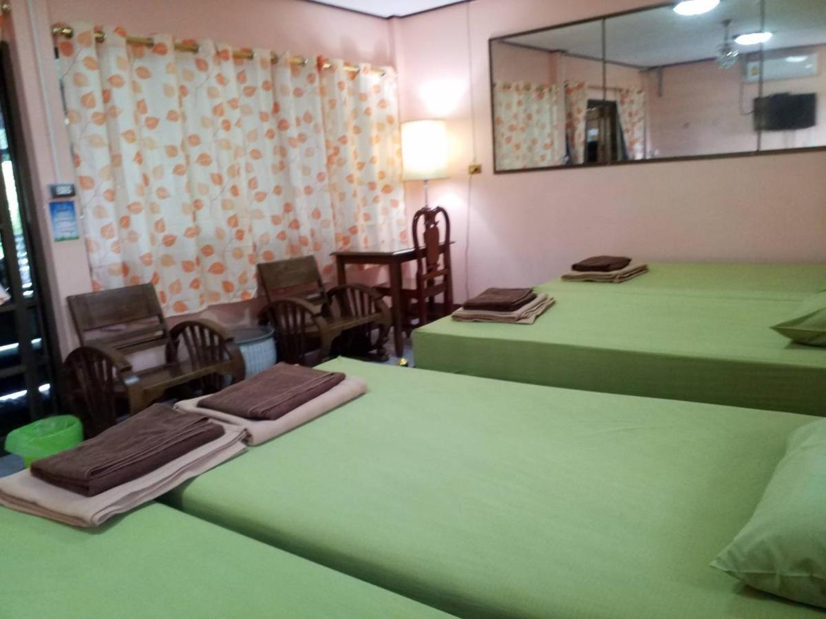 Punnpannsuk Hostel Trat Buitenkant foto